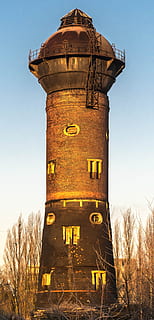 Torre, Torre dell'acqua, memoria, struttura operativa, architettura, serbatoio elevato, fornitura d'acqua, vecchio, cielo, natura, struttura costruita, cielo sereno, nessuno, esterno dell'edificio, pianta, Inquadratura dal basso, giorno, albero, campo, all'aperto, terra, storia, il passato, luce del sole, sicurezza, 2K, CC0, dominio pubblico, privo di copyright
