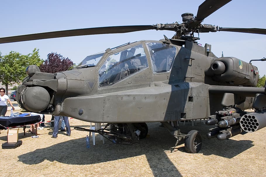 apache, helicòpter, lluitador, transport, manera de transport, vehicle aeri, dia, llum solar, militar, naturalesa, cel, avió, arma, cap gent, a l'aire lliure, ombra, conflicte, cel clar, guerra, canó, exèrcit, el passat, govern, agressió, 2K