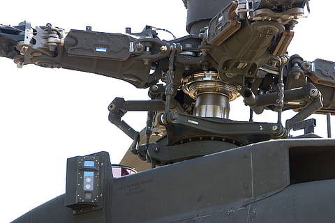 apache, helikopter, fighter, transportform, dag, maskineri, transportmidler, himmel, teknologi, luftfartøj, militær, land køretøj, natur, lav vinkel visning, udendørs, ingen mennesker, udstyr, industri, våben, metal, hær, fly, luftfartsindustrien, 2K, CC0, offentligt domæne, royaltyfrie