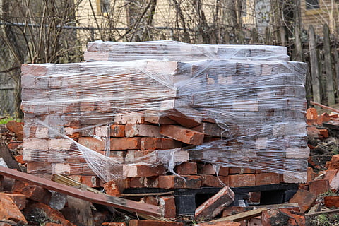 Konstruktion, Ziegel, Abriss, Industrie, Holz - Material, Baum, Wald, Stapel, Holz, Bauholz, Log, Abholzung, Natur, Land, Tag, Pflanze, keine Leute, Umweltprobleme, Holzindustrie, draußen, Baumstamm, Brennholz, große gruppe von gegenständen, Kofferraum, Holzstapel, Borke, gehackt, 4K, CC0, gemeinfrei, lizenzfrei