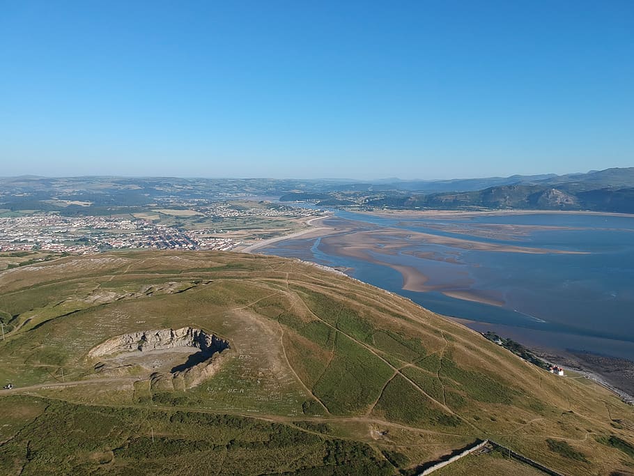 Pohled, z, , velký, orm, llandudno, krása v přírodě, scenics - příroda, klidné scény, nebe, životní prostředí, klid, krajina, den, Příroda, vysoký úhel pohledu, kopie prostor, mimoměstské scény, voda, idylický, modrý, čisté nebe, přistát, hora, nikdo, venku, 4K