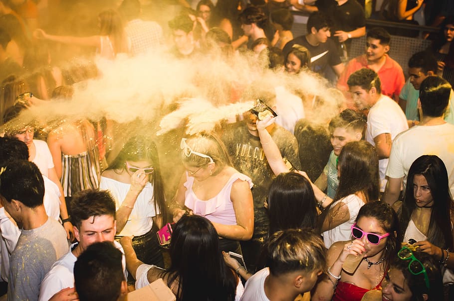 gent, multitud, visualitzador, molts, gran grup de persones, grup de persones, persones reals, cultura i entreteniment artístic, esdeveniment, dones, homes, celebració, fum - estructura física, adult, diversió, home jove, adult jove, unió, estils de vida, activitat d'oci, emoció, adolescent, música rock, 1080P