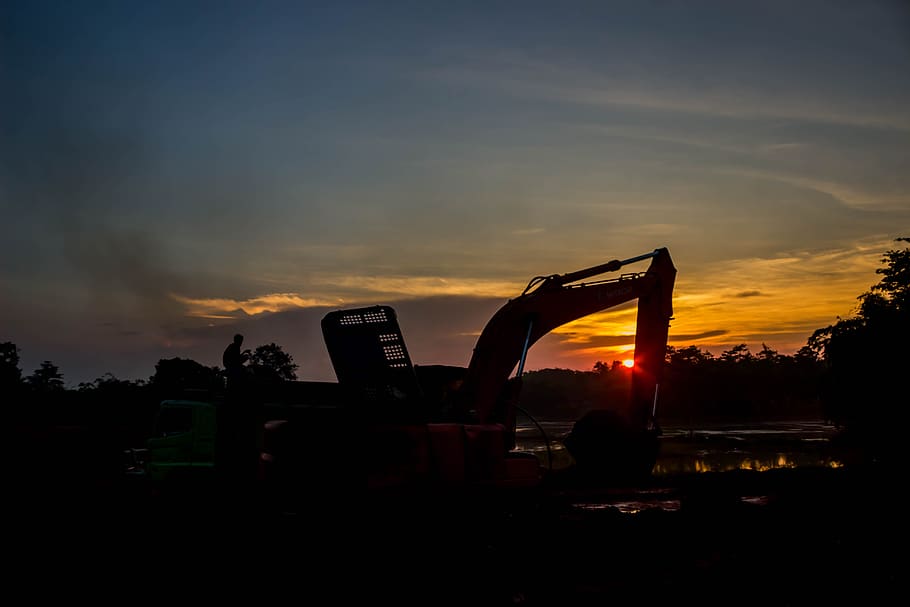 Bagger, Projekt, Sonnenuntergang, Himmel, wolke - himmel, Silhouette, Natur, Baumaschine, orange Farbe, Erdbewegungsmaschine, Landfahrzeug, Maschinen, Baugewerbe, Transportmittel, Transport, Bulldozer, draußen, Industrie, die Architektur, keine Leute, Baustelle, Schönheit in der Natur, Baumaschinen, 5K
