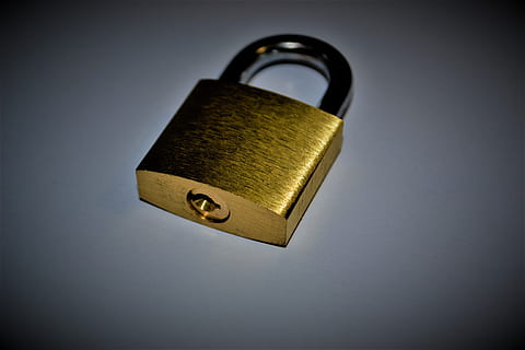 spyna, vaizdą, užrakinti, saugumą, apsauga, studija, patalpose, vienas objektas, Iš arti, nėra žmonių, aukso spalvos, metalo, pilkas fonas, apsaugos sistema, saugus, kopijavimo vietos, pilka, turtas, natiurmortas, finansuoti, 4K, CC0, Viešasis domenas, nemokamai