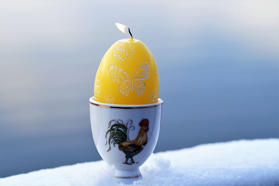 Pasqua, ou, ous, ous de Pasqua, vela, festa, neu, cremant, groc, la tradició de, tassa, temperatura de fred, hivern, cap gent, primer pla, naturalesa, menjar, menjar i beguda, a l'interior, Color blanc, celebració, centrar-se en primer pla, tir de l'estudi, creativitat, art i artesania, representació, 5K