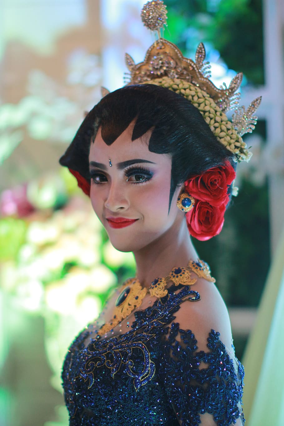 java, tradicional, casament java, yogyakarta, ètnic, turisme, asia, indonèsia, java girl, javax woman, javanès, una persona, retrat, centrar-se en primer pla, dones, adult jove, persones reals, estils de vida, mirant la càmera, tirada al cap, dones joves, maquillatge, dona guapa, activitat d'oci, adult, dia, bellesa, disfressa, a l'aire lliure, 5K