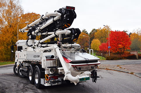 čerpadlo, beton, stroj, stavět, postavit, technologie, junjin, muž, kamionu, přeprava, způsob dopravy, podzim, strom, silnice, den, pozemního vozidla, změna, Příroda, oranžová barva, rostlina, venku, sport, pohyb, cestovat, list, lidé, ulice, na cestách, motocykl, 4K, CC0, veřejná doména, bez autorských práv