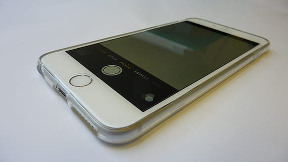 iphone, 6, Plus, Dotyková obrazovka, přístroj, mobilní, pohybliví, chytrý telefon, technologie, telefon, digitální, chytrý, jablko, detail, zoom, funkce, studio shot, bílé pozadí, bezdrátové technologie, uvnitř, spojení, jeden objekt, sdělení, vystříhnout, přenosné informační zařízení, nikdo, mobilní telefon, moderní, přenosnost, obrazovka, vysoký úhel pohledu, obrazovky přístroje, šedé pozadí, 4K, CC0, veřejná doména, bez autorských práv