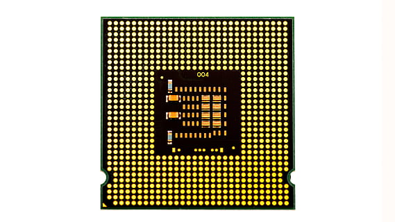 CPU, processeur, ordinateur, La technologie, Les données, pc, Composants, l'Internet, numérique, information, ict, électronique, portable, fond blanc, prise de vue en studio, coupé, fermer, à l'intérieur, la communication, modèle, personne, lien, équipement informatique, couleur noire, métal, espace de copie, Sécurité, objet unique, Industrie électronique, moderne, écran de l'appareil, équipement électrique, 4K, CC0, domaine public, libre de droits