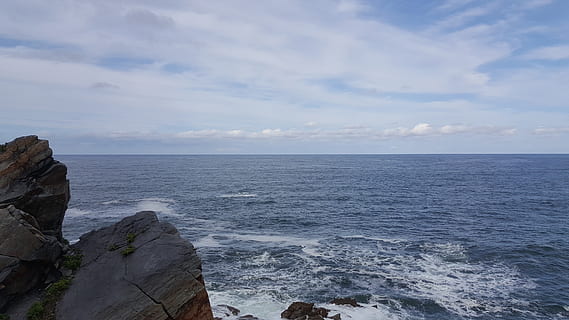 Gangwon tun, Strand, Meer, Himmel, Wasser, Szenen - Natur, Schönheit in der Natur, Horizont über Wasser, wolke - himmel, Horizont, ruhige Szene, Ruhe, idyllisch, Natur, Nicht-städtische Szene, Land, keine Leute, Tag, Rock, solide, felsige Küste, 5K, CC0, gemeinfrei, lizenzfrei