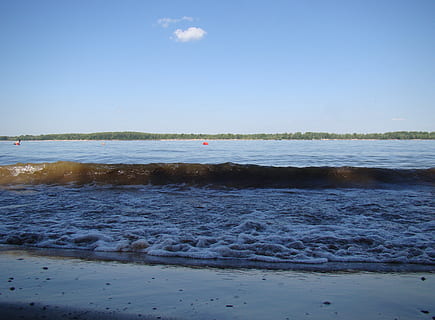 fala, cień, rzeka, dzień, lato, słońce, woda, niebo, scenics - natura, morze, piękno natury, plaża, wylądować, spokój, Natura, spokojna scena, żadnych ludzi, sport, sport wodny, niebieski, na dworze, chmura - niebo, ruch, idylliczny, 2K, CC0, domena publiczna, darmowe zdjęcia