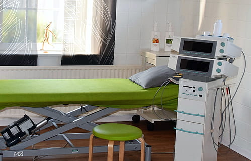 physiotherapy, electro-therapy, practice, physio, liège, within, furniture, room, indoors, technology, no people, machinery, green color, chair, table, healthcare and medicine, seat, window, business, nature, absence, computer monitor, flooring, hospital, computer, futuristic, design, 2K, CC0, public domain, royalty free