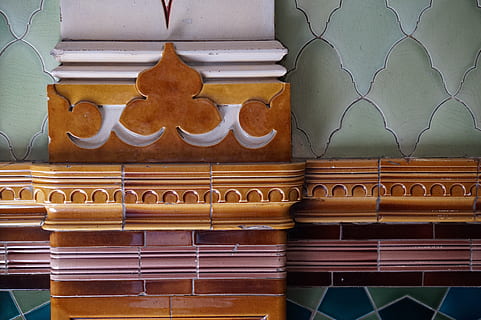 piastrelle, parete, modello, design, struttura, piastrella, interno, superficie, ceramica, architettura, vecchio, Brighton, nessuno, in casa, natura morta, avvicinamento, legno - materiale, fotogramma intero, creatività, tavolo, multicolore, variazione, grande gruppo di oggetti, scelta, Marrone, arte e artigianato, caratteristica della parete, pila, preparativi, struttura costruita, 5K, CC0, dominio pubblico, privo di copyright