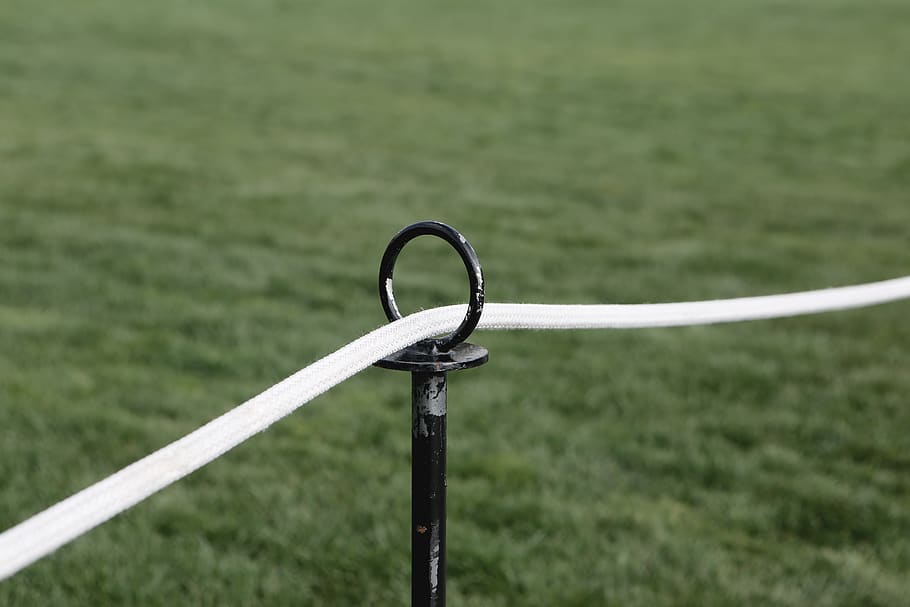 corde, herbe, Cour, personne, métal, journée, la nature, se concentrer sur le premier plan, en plein air, Sécurité, protection, champ, absence, terre, couleur verte, pelouse, sport, mise au point sélective, fermer, plante, paysage, 5K