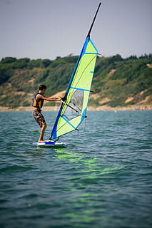 surfar, Aprendiz, Espanha, agua, beira-mar, pessoas reais, mar, atividade de lazer, uma pessoa, esporte, estilos de vida, homens, natureza, Esportes extremos, dia, céu, embarcação náutica, beleza na natureza, ao ar livre, aventura, movimento, kitesurf, 4K, CC0, domínio público, royalty free