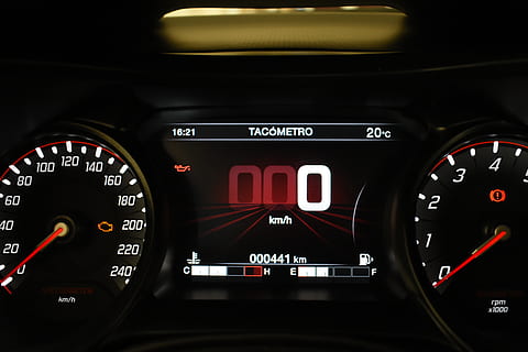 tachimetro, automobile, odometro, copione, veicolo a motore, modo di trasporto, auto, mezzi di trasporto, interno auto, interno del veicolo, veicolo terrestre, cruscotto, pannello di controllo, velocità, numero, in casa, illuminato, controllo, nessuno, rosso, valutare, avvicinamento, auto sportiva, metro - strumento di misura, ruota, 5K, CC0, dominio pubblico, privo di copyright