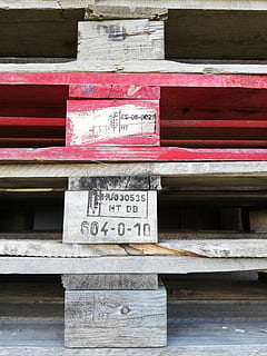 palety, dřevo, Červené, titulek, víko pozadí, zásobník, text, sdělení, nikdo, západní skript, dřevo - materiál, architektura, den, stavba, exteriér budovy, detail, venku, skript, non-západní skript, box, informace, starý, výběr, podepsat, variace, zpráva, 4K, CC0, veřejná doména, bez autorských práv
