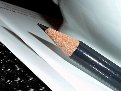 creion, grafit creion, stylus, scrierea unui instrument, notițe, scrie, documente, scris de mana, a desena, cuvinte, scrisori, natură moartă, în interior, a închide, instrument de scris, nici o persoana, ascuțit, educaţie, vedere în unghi mare, masa, lemn - material, hârtie, stilou, să se concentreze asupra primelor elemente, artă și sculptură, învăţare, birou, publicare, carte, 1080P, CC0, domeniu public, fără drepturi de autor