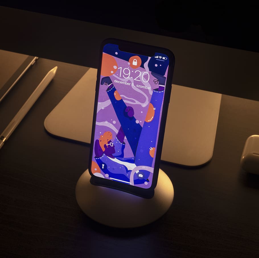 espai, gris, iphone x, mòbil, telèfon mòbil, telèfon, electrònica, iphone, mínim, disseny, fons, fons de pantalla, ui ux, artista, aplicació, Photoshop, tecnologia, il·lustració, configuració, mac, conjunt de treballs, espai de treball, ipod, taula, a l'interior, comunicació, primer pla, il·luminat, cap gent, tecnologia sense fils, natura morta, telèfon intel·ligent, connexió, dispositiu d’informació portàtil, forma, vista d’angle alt, reflexió, blau, pantalla, pantalla tàctil, representació humana, forma de cub, 2K