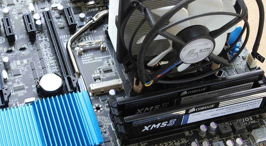 tecnologia, informació, indústria, part de l’ordinador, equipament, dades, CPU, ventilador, capçalera, temperatura, connexió, memòria, targeta, RAM, PC, circuit, processador, placa base, component, connectar, integrat, silici, circuit imprés, això, xip, digital, electrònica, més fresc, poder, pissarra, dispositiu, endoll, flux d’aire, ranures, dissipador de calor, d'alta tecnologia, control, cap gent, indústria electrònica, a l'interior, complexitat, transport, comunicació, primer pla, panell de control, manera de transport, vehicle aeri, dia, calibre, vista d’angle alt, avió, cable, 4K