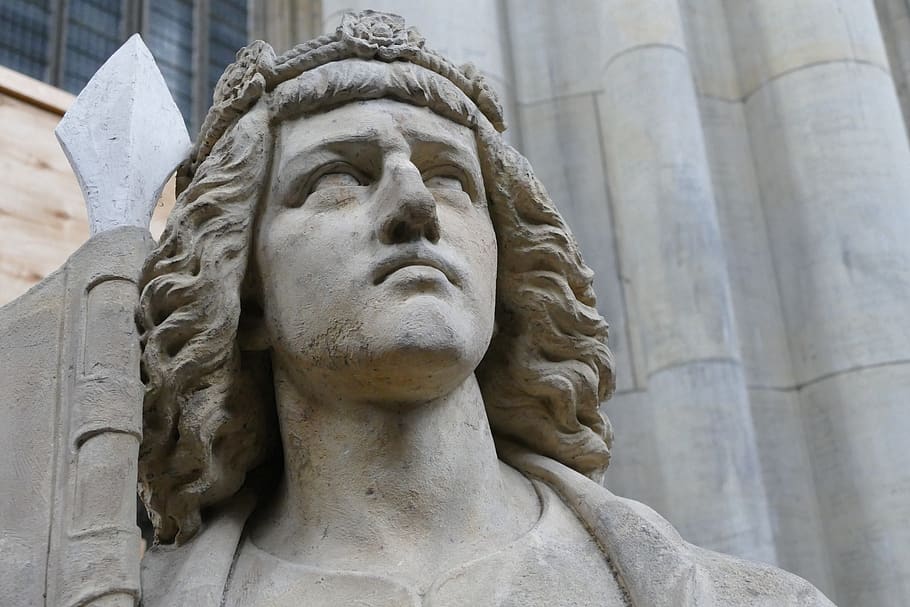 Gotico, dom, colonia, scultura, statua, arte e artigianato, rappresentazione umana, architettura, rappresentazione, storia, somiglianza maschile, il passato, creatività, mestiere, struttura costruita, spiritualità, Inquadratura dal basso, religione, nessuno, destinazioni di viaggio, intaglio - prodotto artigianale, giorno, credenza, colonna architettonica, 5K