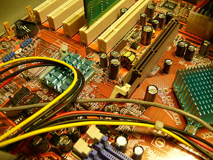 data, computer, pc, processor, vædder, gigabyte, høj vinkel visning, ingen mennesker, arkitektur, transportform, motor køretøj, bil, transportmidler, bygget struktur, land køretøj, forbindelse, by, rejsemål, teknologi, rejse, bygning udvendig, udendørs, luftfoto, luksus, moderne, 2K, CC0, offentligt domæne, royaltyfrie
