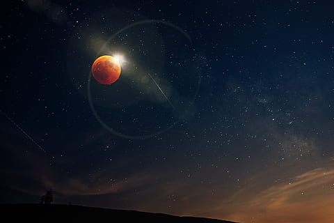 ilustração do planeta, natureza, ao ar livre, astronomia, lua, universo, espaço, eclipse, Eclipse lunar, noite, espaço sideral, costa, de praia, agua, oceano, mar, nebulosa, clarão, leve, céu estrelado, estrela - espaço, céu, scenics - natureza, beleza na natureza, ninguém, cena tranquila, Estrela, tranquilidade, campo de estrelas, constelação, galáxia, visão de baixo ângulo, idílico, planeta - espaço, cor laranja, lua planetária, 4K, CC0, domínio público, royalty free
