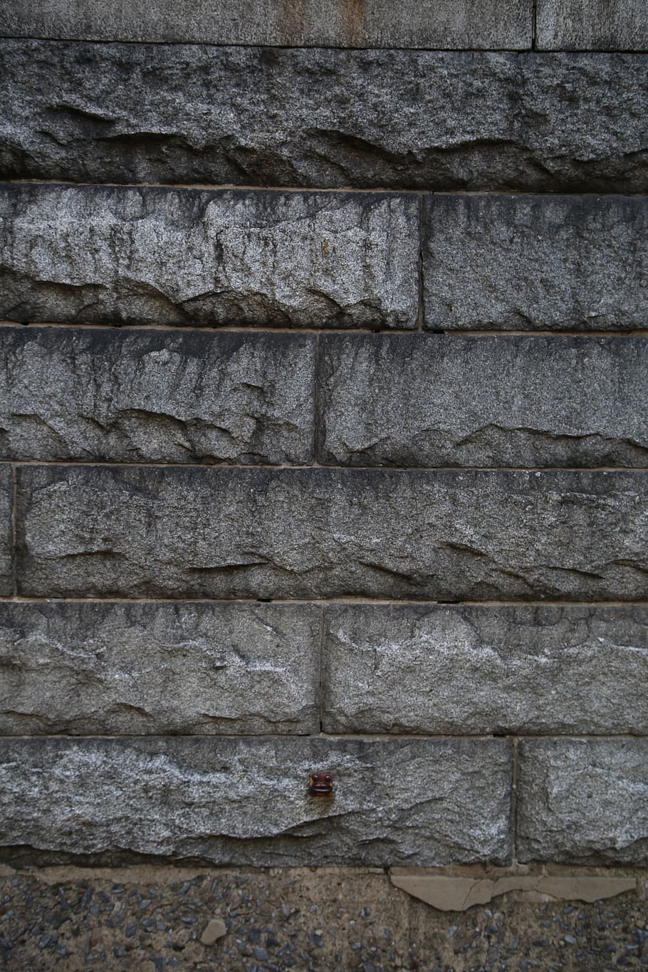 pedra, aspre, paret, patró, gris, maçoneria, edifici, sòlid, maons, maó, textura, superfície, vell, material, fons, marc complet, funció de construcció de parets, material de fusta, cap gent, primer pla, dia, estructura construïda, arquitectura, resistent, a l'aire lliure, marró, patró natural, espatllat, paret de pedra, efecte texturat, 4K