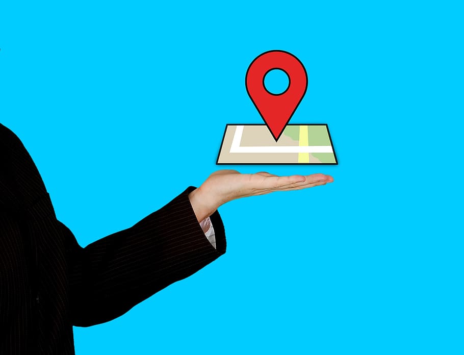 Google Maps, ubicació, gps, mapa, navegació, Google, viatjar, pin, marcador, direcció, posició, destinació, geo, lloc, mà humana, mà, comunicació, celebració, part del cos humà, una persona, signe, blau, símbol, tir de l'estudi, negocis, còpia espai, orientació, connexió, fons de colors, cel clar, part del cos, primer pla, fons blau, dit, icona d’ordinador, 2K