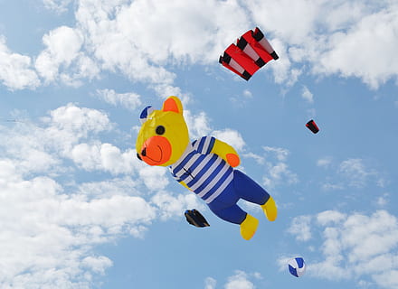 kite, dragons, sky, wind, forward, clouds, air, bear, the breeze from the sea, flying, an increase in the, cloud - sky, low angle view, mid-air, nature, day, air vehicle, no people, multi colored, outdoors, blue, motion, transportation, freedom, animal representation, red, representation, toy, leisure activity, 4K, CC0, public domain, royalty free