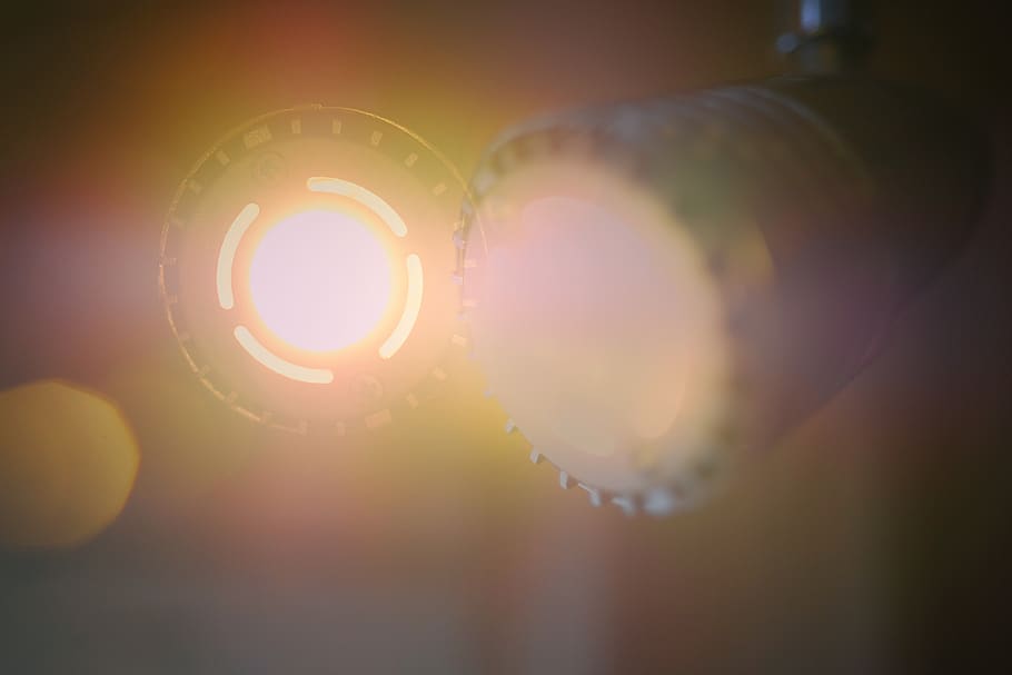 Licht, Lampe, Beleuchtung, die Glühbirne, LED, Hölle, Helligkeit, Energie, Technologie, Linseneffekt, Sonne, Nahansicht, Sonnenlicht, keine Leute, Himmel, Natur, Sonnenuntergang, beleuchtet, Kreis, draußen, glühend, selektiver Fokus, orange Farbe, Licht - natürliches Phänomen, Gelb, Geometrische Figur, Fotografie-Themen, Objektiv - optisches Instrument, Kamera - Fotoausrüstung, 5K
