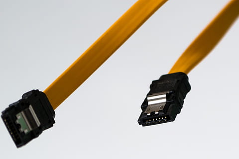 sata, cable, conexión sata, computadora, electrónica, ordenador personal, conexión, cable plano, foto de estudio, tecnología, Fondo blanco, cable de computadora, de cerca, comunicación, enchufe de conexión de red, Internet, Red de computadoras, tecnología inalámbrica, adentro, separar, equipo de computadora, equipo, nadie, Industria electrónica, cable USB, electricidad, Componente eléctrico, equipo eléctrico, linea telefonica, , CC0, dominio público, libre de derechos