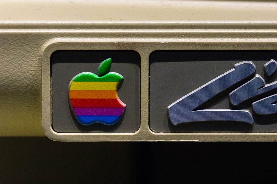 logo della mela, logo, marchio, Mela, tecnologia, vecchio, Vintage ▾, classico, marca, colore, Mac, computer, arcobaleno, retrò, Tech, emblema, distintivo, multicolore, avvicinamento, nessuno, colore verde, in casa, creatività, arte e artigianato, carta, lettera, comunicazione, simbolo, dipingere, testo, forma, plastica, cartello, emozione positiva, sceneggiatura occidentale, Messaggio, 5K