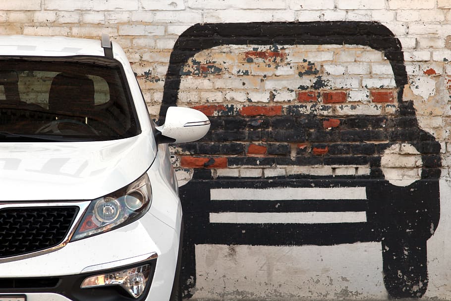 auto, reflektor, stín, způsob dopravy, přeprava, pozemního vozidla, motorové vozidlo, architektura, stavba, nástěnný prvek, den, město, nikdo, exteriér budovy, venku, slunečního světla, odraz, stacionární, Příroda, sklo - materiál, starý, 5K