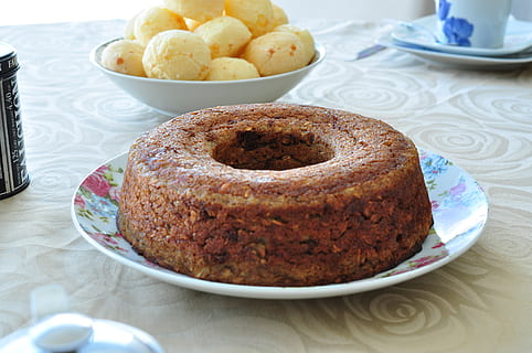 serowy chleb, ciasto, Kawa, jedzenie i picie, jedzenie, świeżość, słodkie jedzenie, Gotowy do jedzenia, wyrozumiałość, stół, płyta, Słodkie, deser, martwa natura, wewnątrz, pokusa, pieczony, żadnych ludzi, wysoki kąt widzenia, Wielkość porcji, niezdrowe jedzenie, skupić się na pierwszym planie, szkło, porcelana, przekąska, 4K, CC0, domena publiczna, darmowe zdjęcia