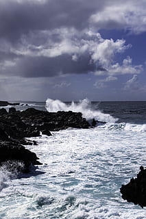 nothing, empty, sea, water, sky, beauty in nature, motion, cloud - sky, wave, scenics - nature, power in nature, nature, horizon over water, power, sport, horizon, no people, rock, day, waterfront, aquatic sport, outdoors, breaking, 2K, CC0, public domain, royalty free