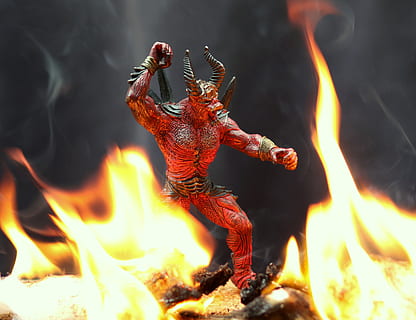 diable, foc, flames, infern, figureta, dolent, banyes, foc - fenomen natural, cremant, flama, calor - temperatura, color taronja, naturalesa, primer pla, cap gent, temes d'animals, centrar-se en primer pla, animal, un animal, a l'aire lliure, dia, material de fusta, fauna animal, registre, foguera, enfocament selectiu, 2K, CC0, domini públic, lliure de regalies