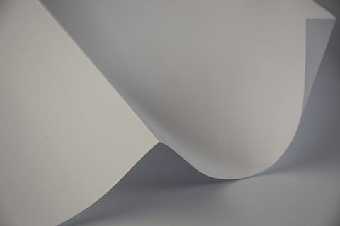 hvidt papir, figurer, tom, papir, indendørs, tæt på, ingen mennesker, grå, murbygningsfunktion, bord, hvid farve, høj vinkel visning, studio skud, skygge, stilleben, grå baggrund, loft, kopiere plads, Kunst og håndværk, enkelt objekt, kreativitet, hvid, abstrakt, 4K, CC0, offentligt domæne, royaltyfrie