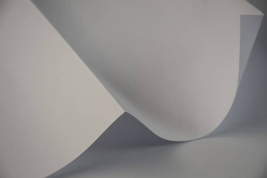 hvidt papir, figurer, tom, papir, indendørs, tæt på, ingen mennesker, grå, murbygningsfunktion, bord, hvid farve, høj vinkel visning, studio skud, skygge, stilleben, grå baggrund, loft, kopiere plads, Kunst og håndværk, enkelt objekt, kreativitet, hvid, abstrakt, 4K