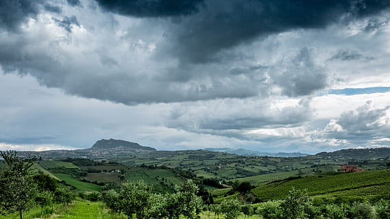 paesaggio, romagna, mappe, cielo, campagna, nuvole, nuvola - cielo, ambiente, scenics - natura, pianta, bellezza nella natura, montagna, albero, natura, colore verde, terra, scena tranquilla, scena non urbana, la tranquillità, catena montuosa, scena rurale, nessuno, nuvola temporalesca, all'aperto, pioggia, infausto, 2K, CC0, dominio pubblico, privo di copyright