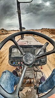 lavoro, classico, meccanica, trattore, mezzi di trasporto, modo di trasporto, nuvola - cielo, cielo, giorno, interno del veicolo, volante, viaggio, natura, veicolo terrestre, tachimetro, una persona, auto, controllo, vetro - materiale, all'aperto, parte del corpo umano, manubrio, persona irriconoscibile, 4K, CC0, dominio pubblico, privo di copyright