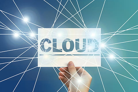 nube, Rete, binario, nullo, uno, dito, toccare, uomo d'affari, sociale, media, contatto, schermo, tecnologia, comunicazione, connessione, elettronica, dati, digitando, ingresso, informazione, parte del corpo umano, mano umana, parte del corpo, una persona, tecnologia wireless, mano, Internet, rete di computer, astratto, cielo, modello, social networking, dito umano, forma, natura, comunicazioni globali, cyberspazio, 5K, CC0, dominio pubblico, privo di copyright