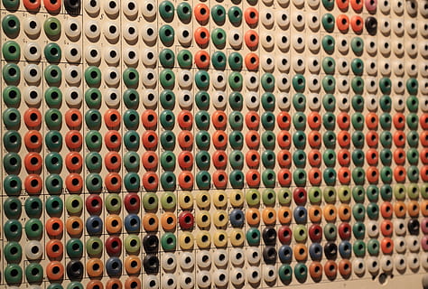 analog, calculator, tehnologie, setări, calcule, programare, cabluri, terminale, cadru complet, fundaluri, multi colorate, consecutiv, nici o persoana, grup mare de obiecte, în interior, a închide, unul langa altul, Ordin, repetiţie, aranjament, model, fir, bobina, textil, abundenţă, articole de cusut, variație, formă, 4K, CC0, domeniu public, fără drepturi de autor