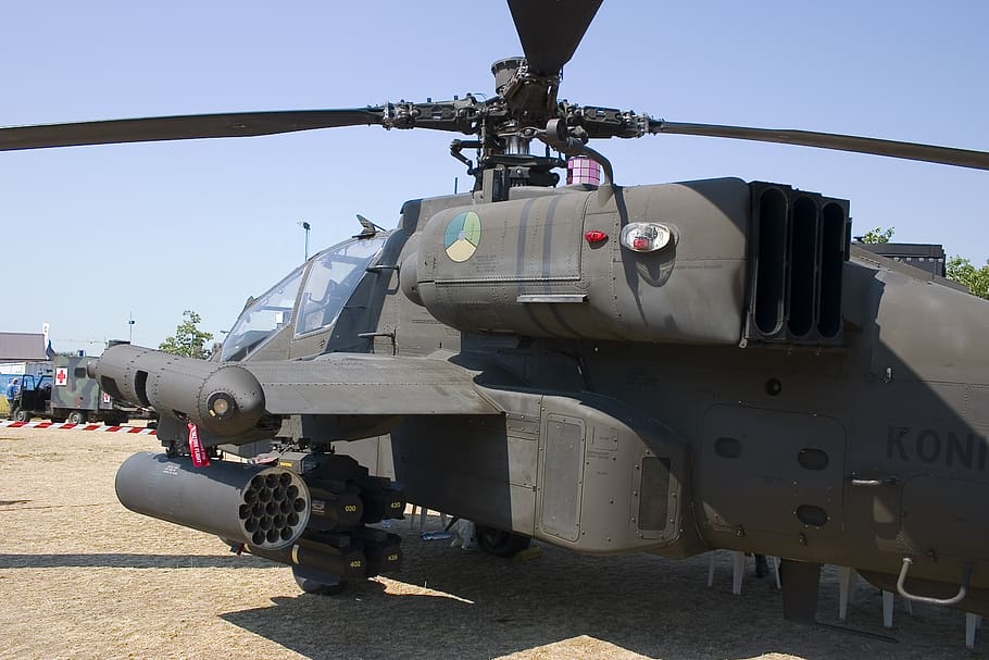apache, helicòpter, lluitador, naturalesa, dia, militar, cel, manera de transport, transport, llum solar, arma, vehicle aeri, a l'aire lliure, ombra, persones incidentals, forces Armades, govern, exèrcit, gent, arquitectura, cel clar, uniforme, 2K
