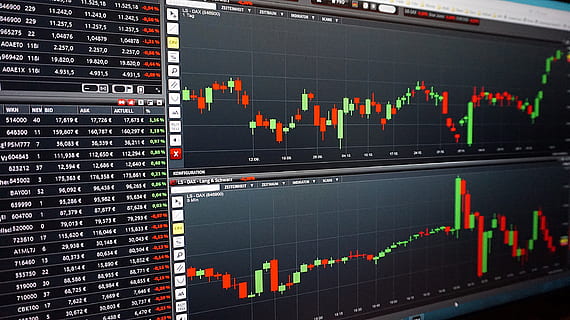 diagram, handel, kurser, analyse, lysestage, virksomhedernes forretning, data, kurve, finansielle tal, forretning, teknologi, nummer, analysere, aktiemarkedet data, computerudstyr, investering, computerskærm, computer, finansiere, valutakurs, vækst, rigdom, at tjene penge, ingen mennesker, flydende krystal display, rapport, 5K, CC0, offentligt domæne, royaltyfrie