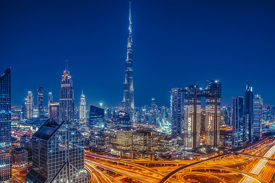 burj al arab, urbano, città, cittadina, costruzione, alto aumento, metropoli, architettura, centro, dubai, Emirati Arabi Uniti, strada, edificio per uffici, grattacielo, guglia, Torre, campanile, viaggio, lunga esposizione, notte, paesaggio urbano, esterno dell'edificio, struttura costruita, edificio per uffici esterno, illuminato, cielo, moderno, alto - alto, paesaggio, ufficio, destinazioni di viaggio, skyline urbano, vita di città, nessuno, all'aperto, distretto finanziario, 2K