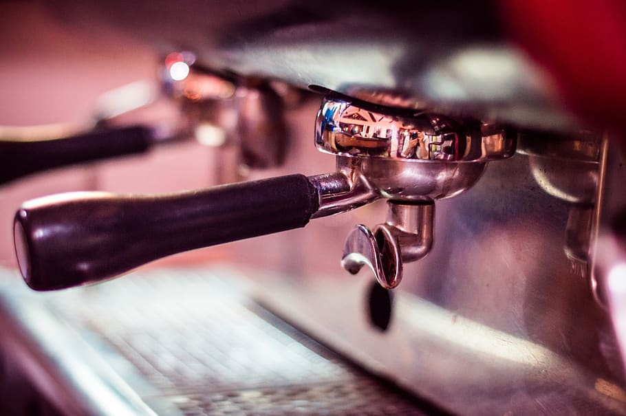 màquina de cafè, espresso, cafè, primer pla, a l'interior, metall, maquinària, enfocament selectiu, cap gent, menjar i beguda, centrar-se en primer pla, moviment, beure, negocis, gestionar, cafetera exprés, cafè - beguda, equipament, Cafetera, indústria, color plata, 5K