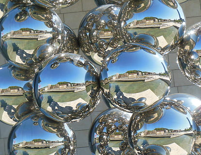 fons, escultura, resum, bombolles, patró, forma, creatiu, modern, estàtua, brillant, arquitectura, museu guggenheim, guggenheim, guggenheim bilbao, espanya, euskadi, disseny, monument, reflexió, cap gent, primer pla, moda, natura morta, riquesa, a l'interior, luxe, gots, ulleres de sol, vidre - material, metall, taula, dia, transparent, blau, gran grup d'objectes, elegància, color plata, 4K, CC0, domini públic, lliure de regalies