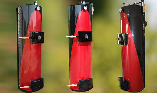 boiler, verwarming, industrie, machine, technologie, rood, veiligheid, bescherming, geen mensen, sport, zij aan zij, dag, metaal, buitenshuis, in een rij, noodgereedschap, gestreept, volledig kader, detailopname, teken, uitrusting, 1080P, CC0, publiek domein, royaltyvrij