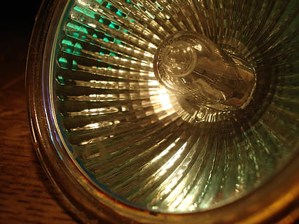 lampadina alogena, riflettore, luce, avvicinamento, metallo, in casa, modello, nessuno, messa a fuoco selettiva, brillante, natura morta, sfondi, attrezzature domestiche, cibo e bevande, contenitore, bottiglia, vetro - materiale, astratto, forma, forma geometrica, acciaio, color argento, cerchio, lega, bicchiere, 2K, CC0, dominio pubblico, privo di copyright